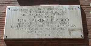 Placa en memoria de Luis Carrero Blanco